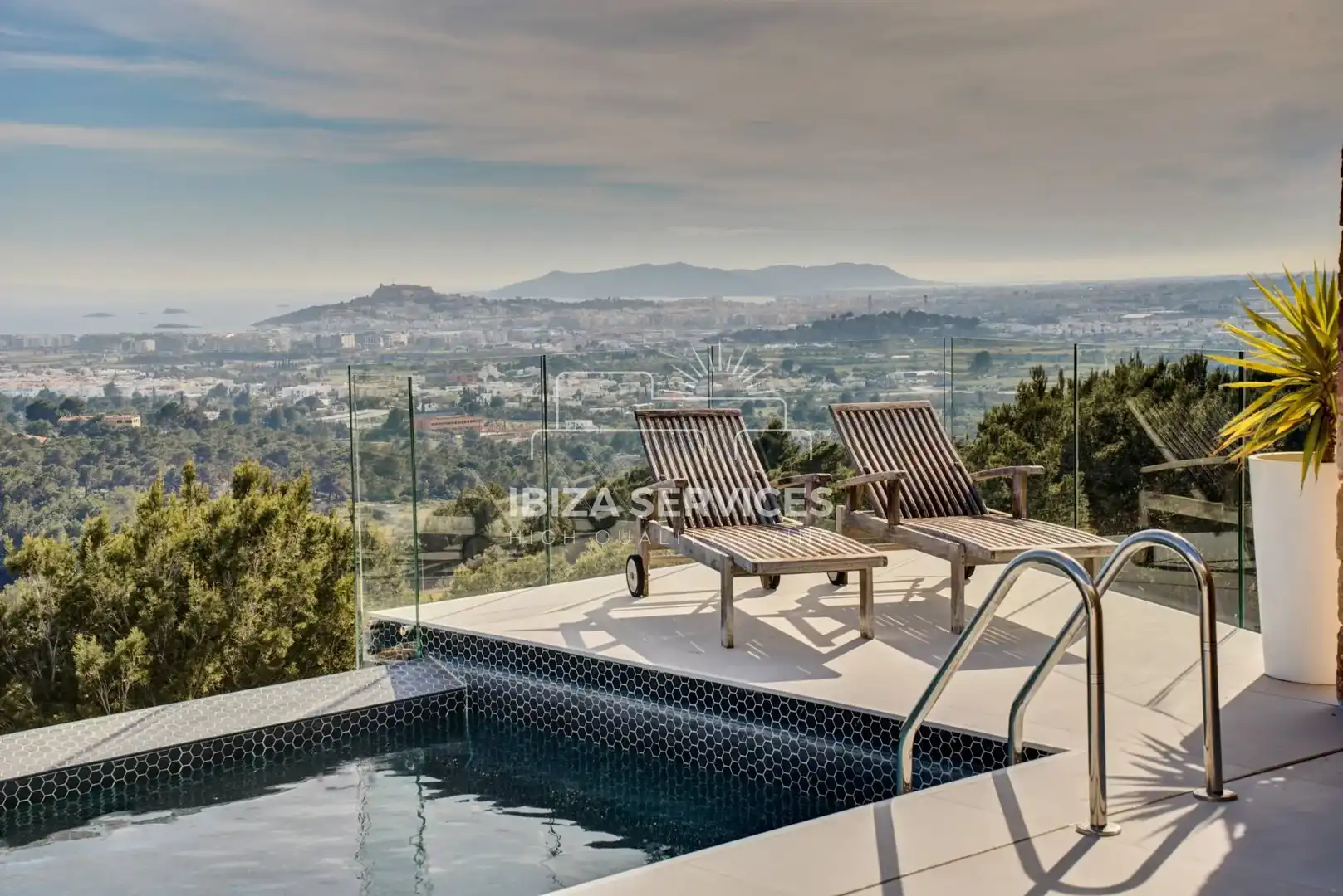 Terrassa de Casa o xalet de lloguer en Santa Eulària des Riu amb Aire condicionat, Jardí privat i Piscina