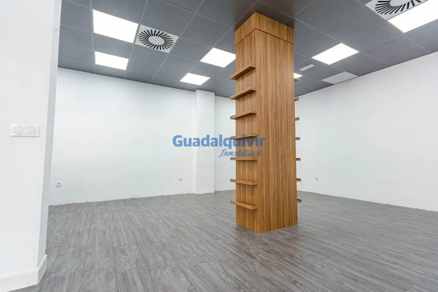 Local de lloguer en Sevilla amb Aire condicionat