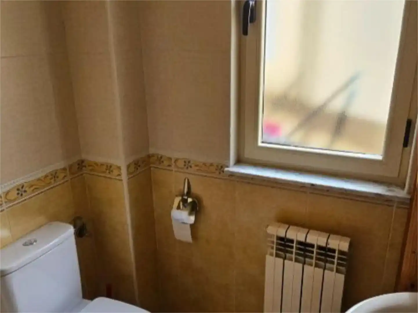 Bathroom of Flat for share in Salamanca