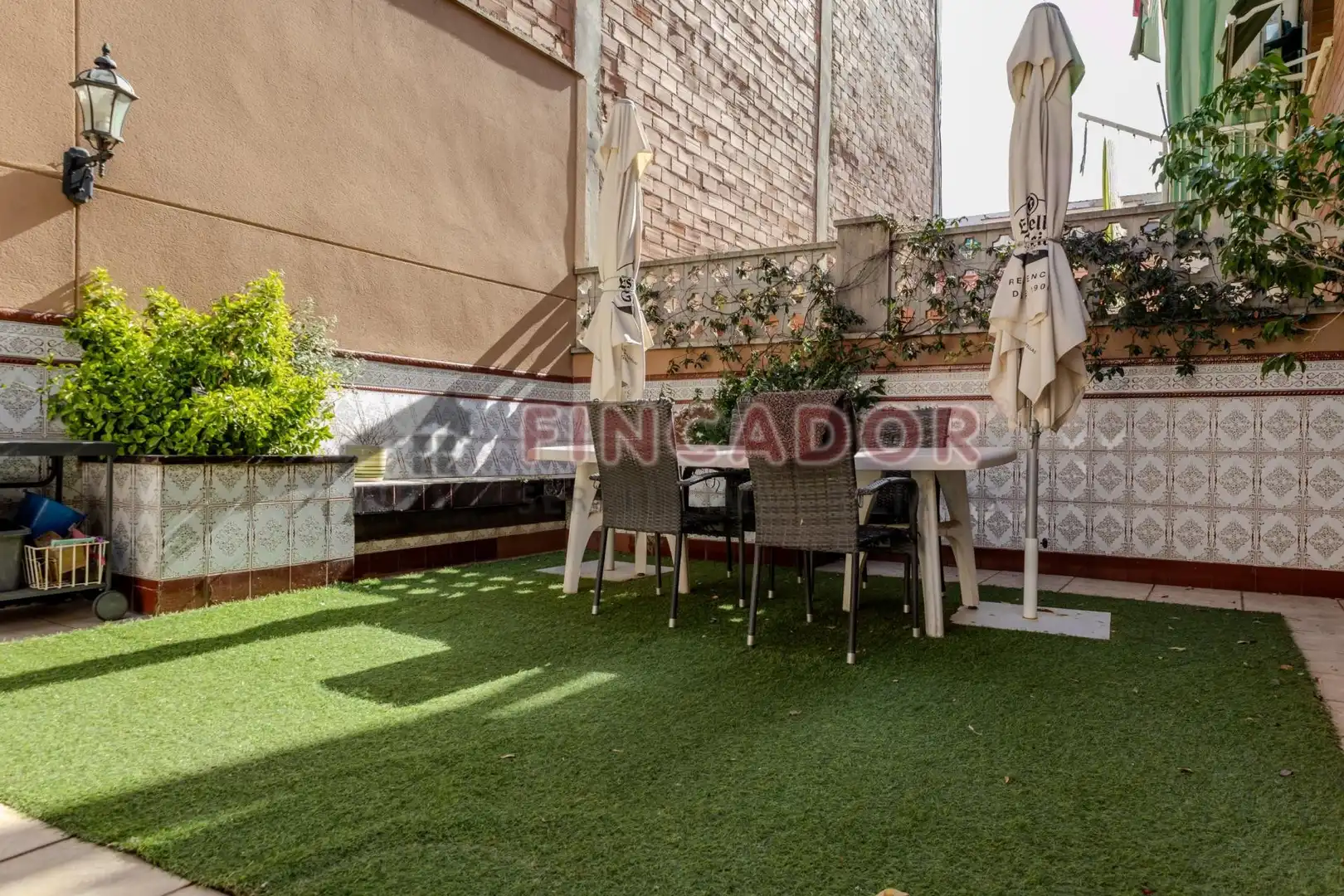 Detached homes for sale in Carrer de Gravina, Llefià