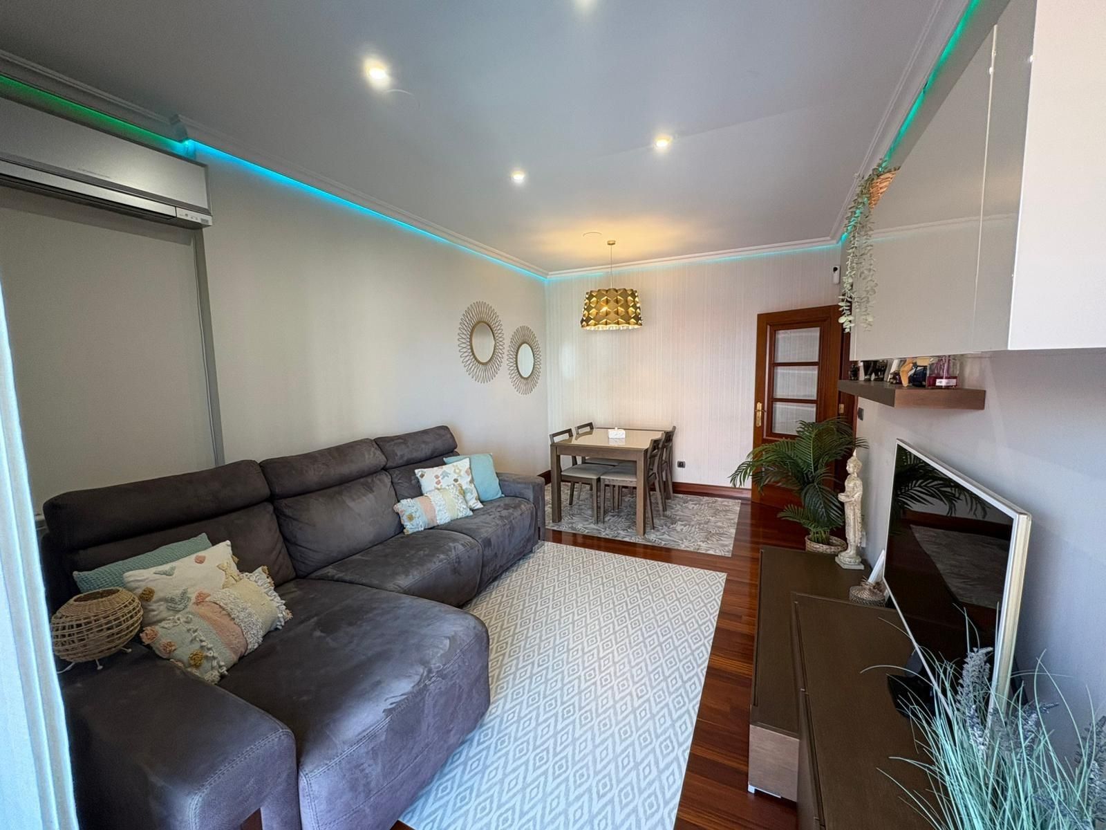Living room of Attic for sale in Vigo   with Heating, Parquet flooring and Terrace