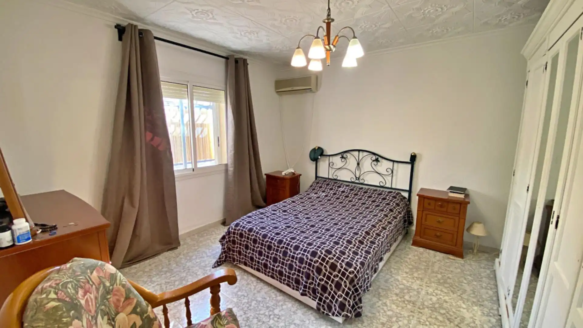 Dormitori de Casa o xalet en venda en Alicante / Alacant amb Aire condicionat, Traster i Moblat