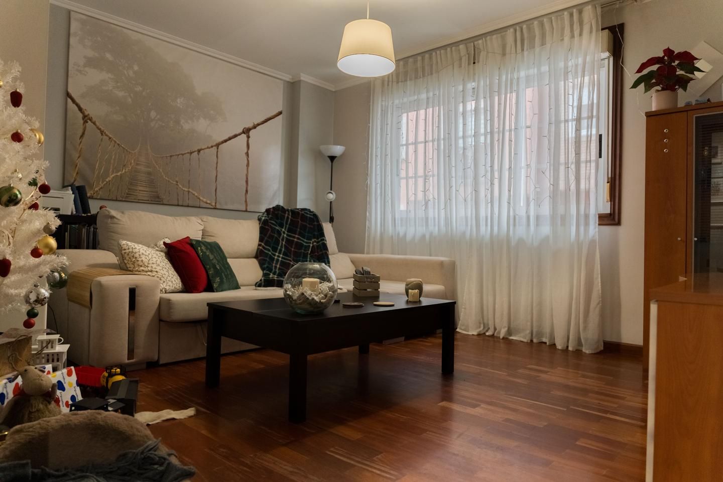 Sala d'estar de Pis en venda en Arteixo amb Calefacció, Terrassa i Traster