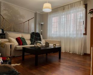 Sala d'estar de Pis en venda en Arteixo amb Calefacció, Terrassa i Traster