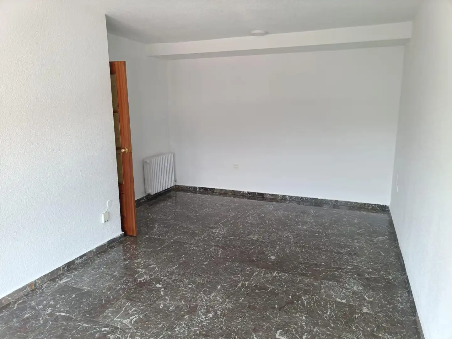 Wohnung zur Miete in Granada mit Heizung, Privatgarten und Terrasse