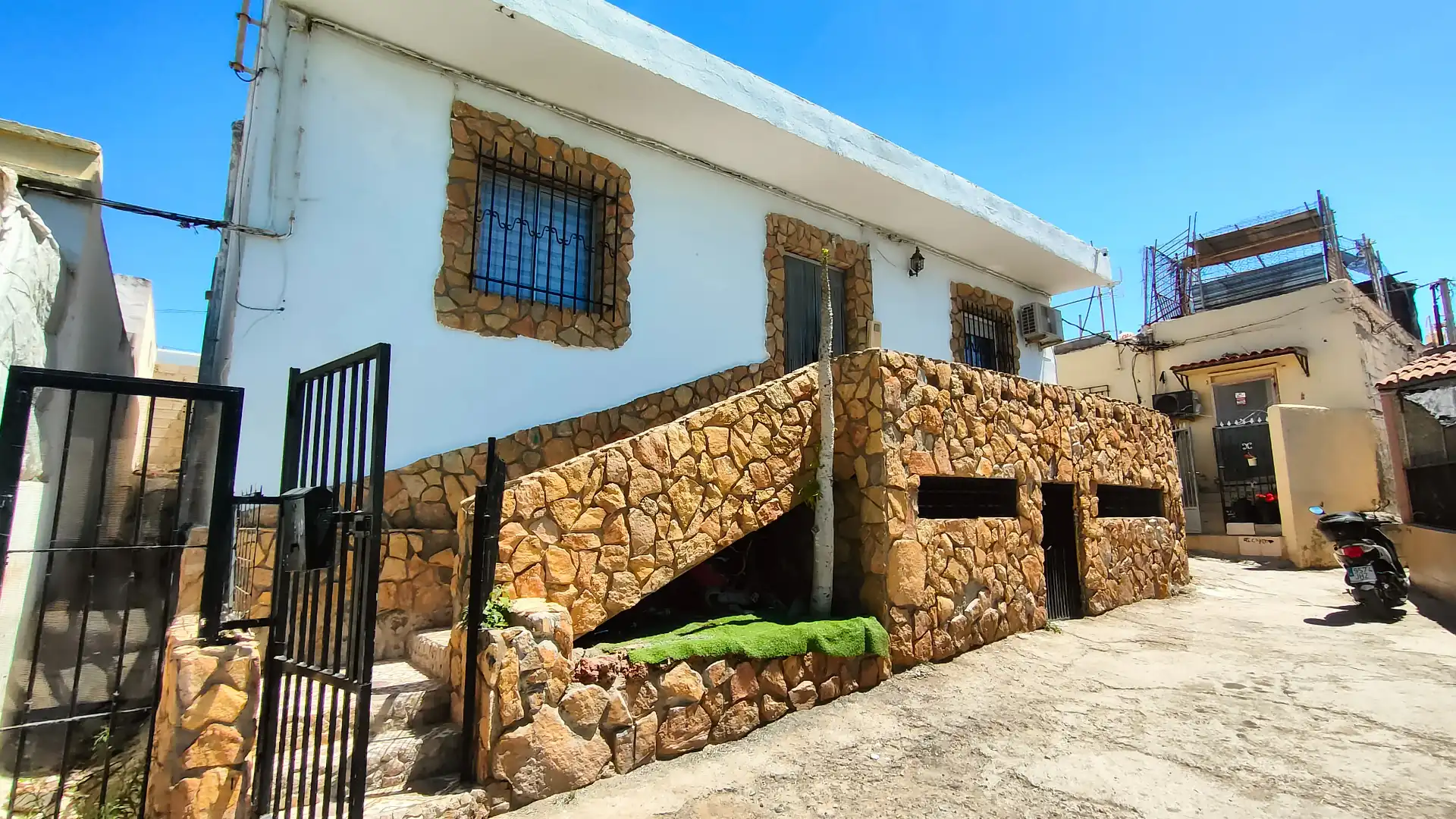 Vista exterior de Casa adosada en venta en El Ejido con Aire acondicionado, Amueblado y Horno