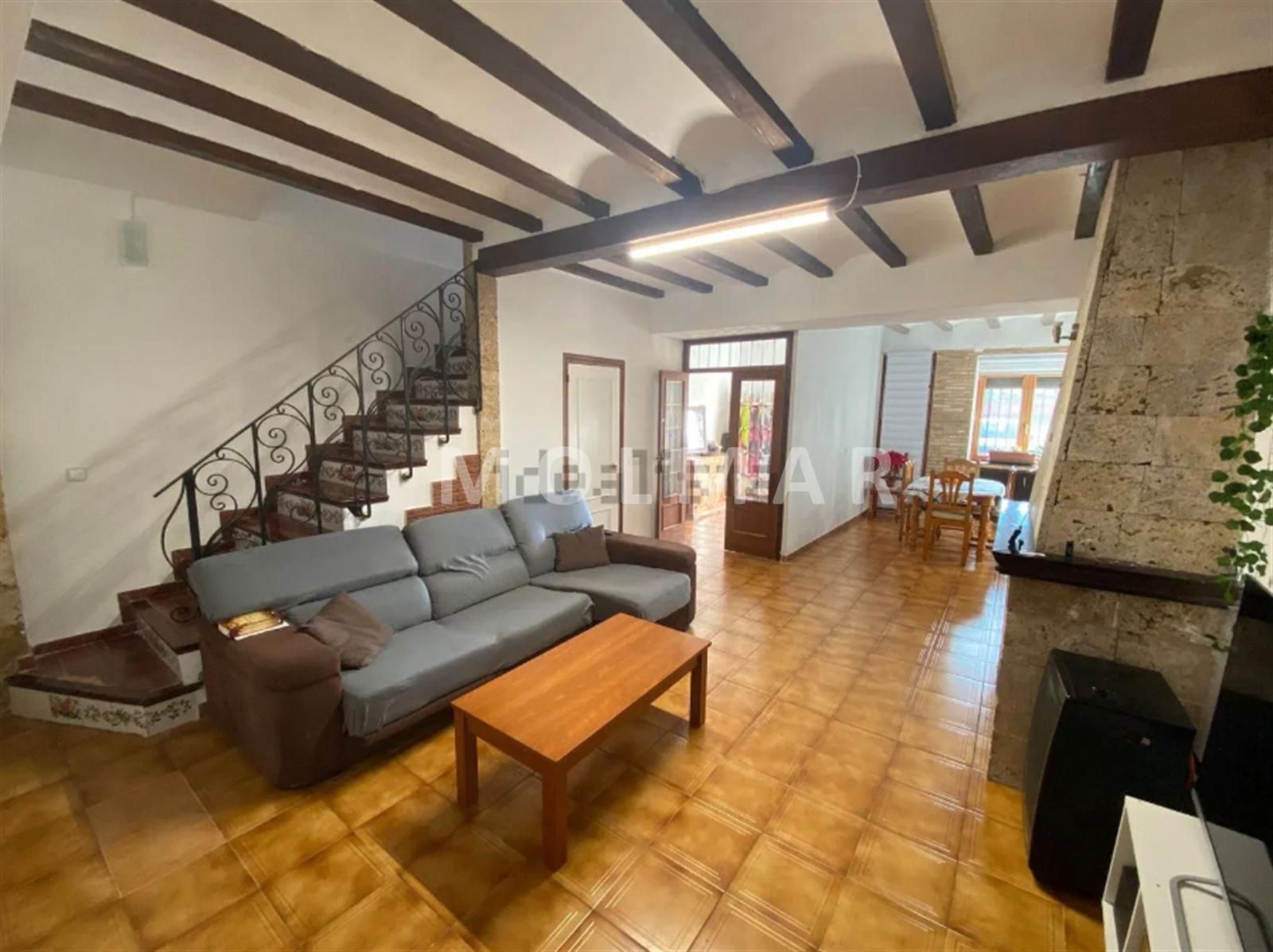 Sala d'estar de Casa o xalet en venda en Muro de Alcoy amb Jardí privat, Terrassa i Traster