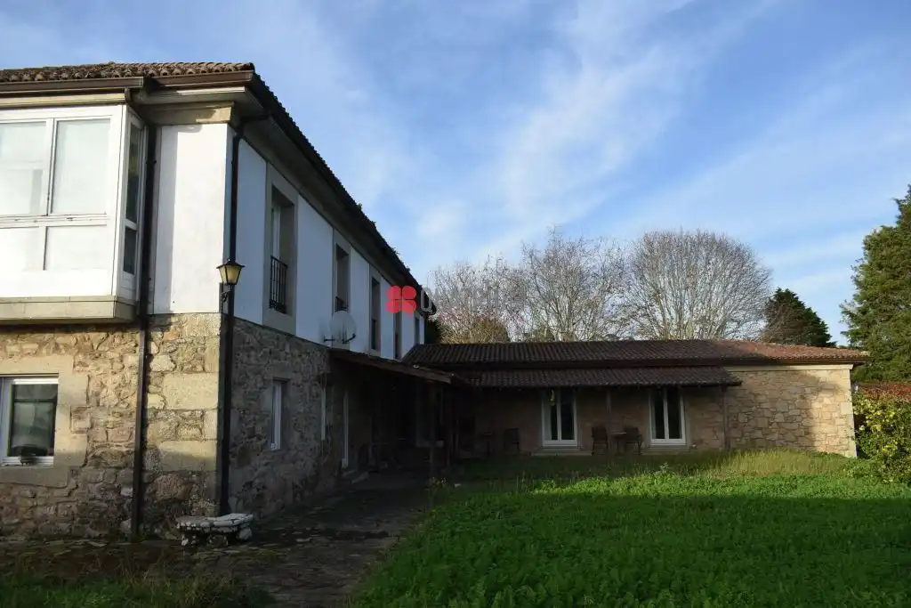 Casa amb piscina en venda a Teo, imagen 3