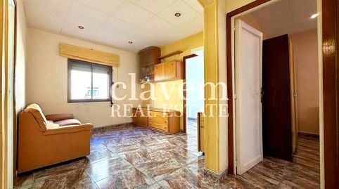 Foto 2 von Wohnung zum Verkauf in Del Cadí, El Turó de la Peira, Barcelona Capital