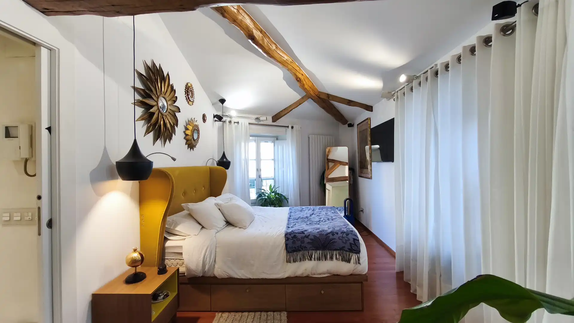 Bedroom of Houses for sale in Santiago de Compostela   with Heating and Furnished