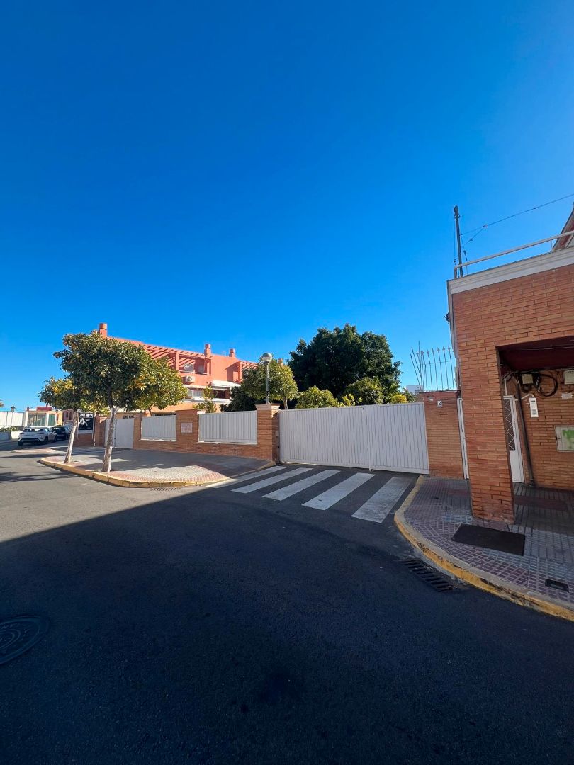 Vista exterior de Apartament en venda en Mairena del Aljarafe amb Moblat