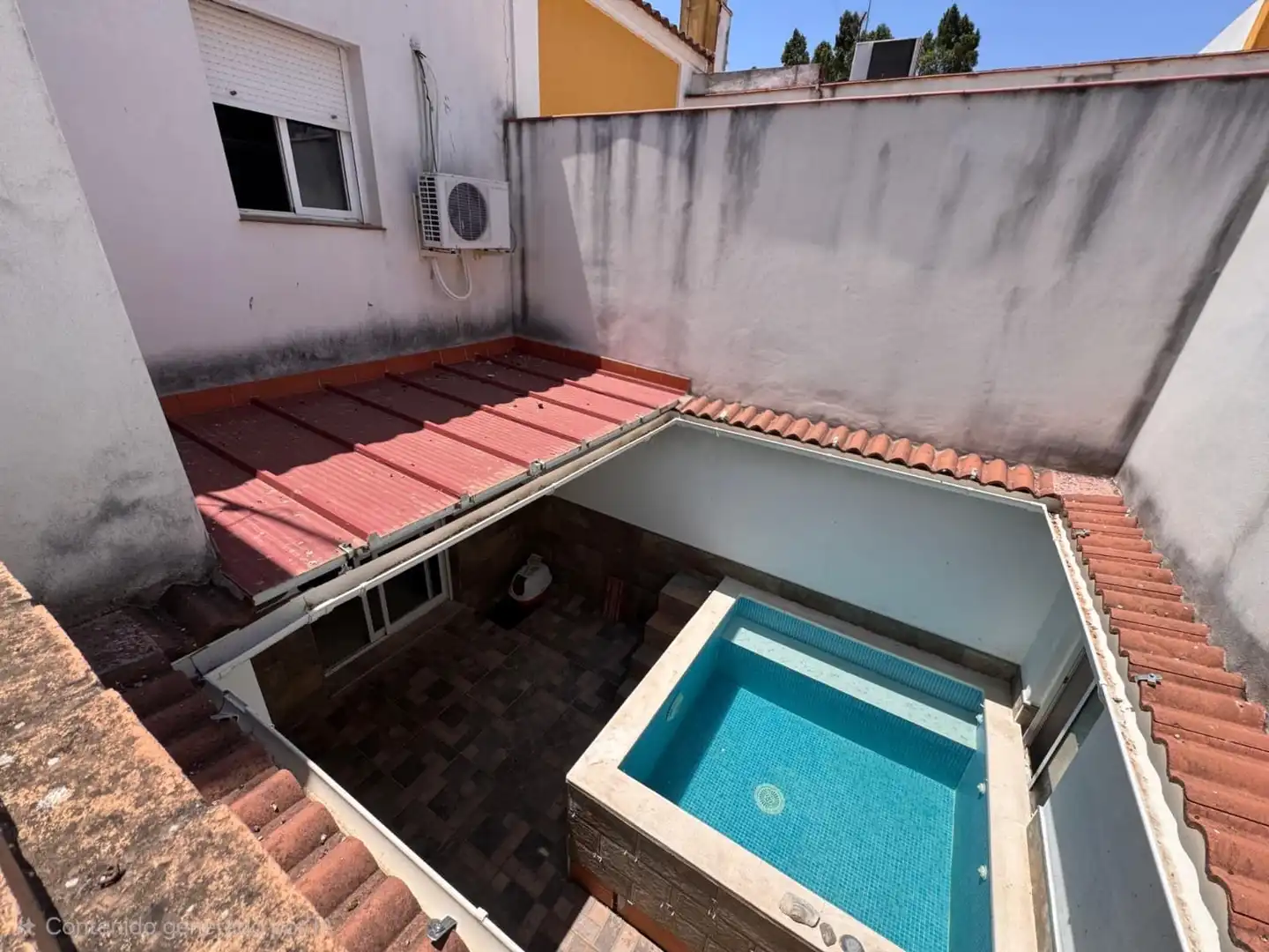Piscina de Casa adosada en venda en Sanlúcar la Mayor amb Terrassa i Piscina comunitària