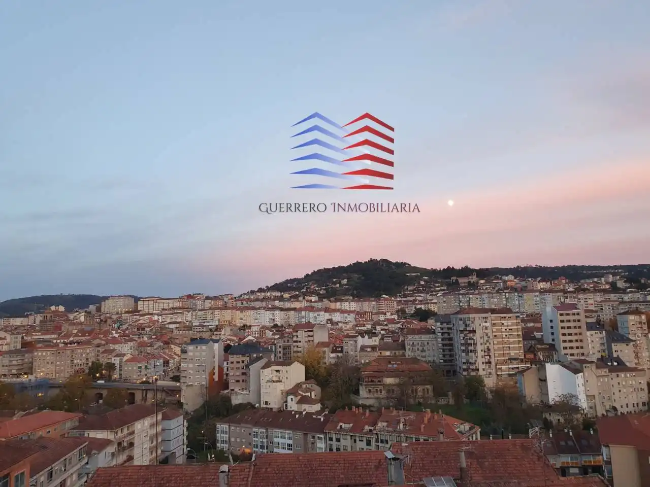 Außenansicht von Wohnung zur Miete in Ourense Capital  mit Heizung, Parkett und Terrasse