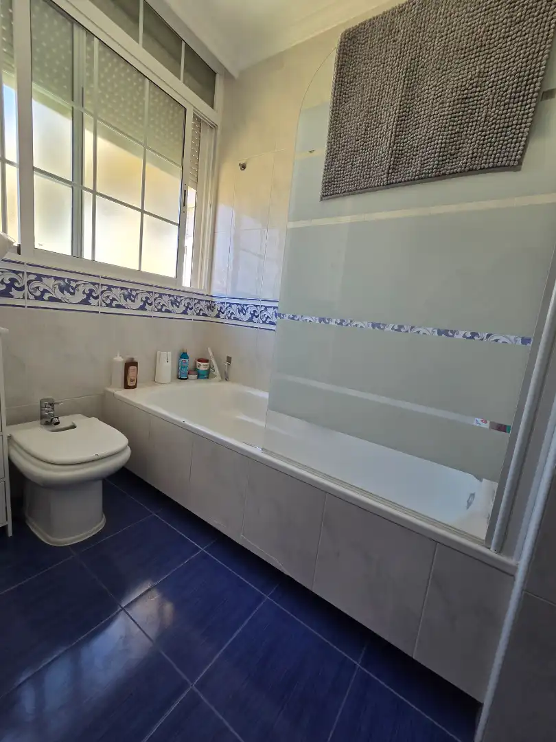 Baño de Piso en venta en Sevilla con Aire acondicionado, Calefacción y Terraza