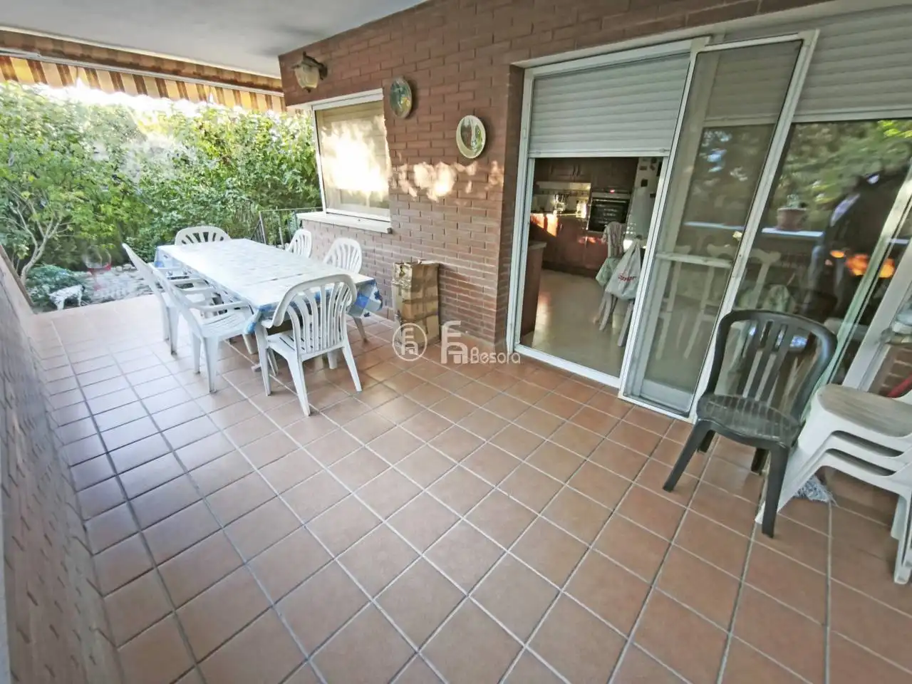 Casa aparellada amb jardí en venda a Avenida Lluís Companys, imagen 13