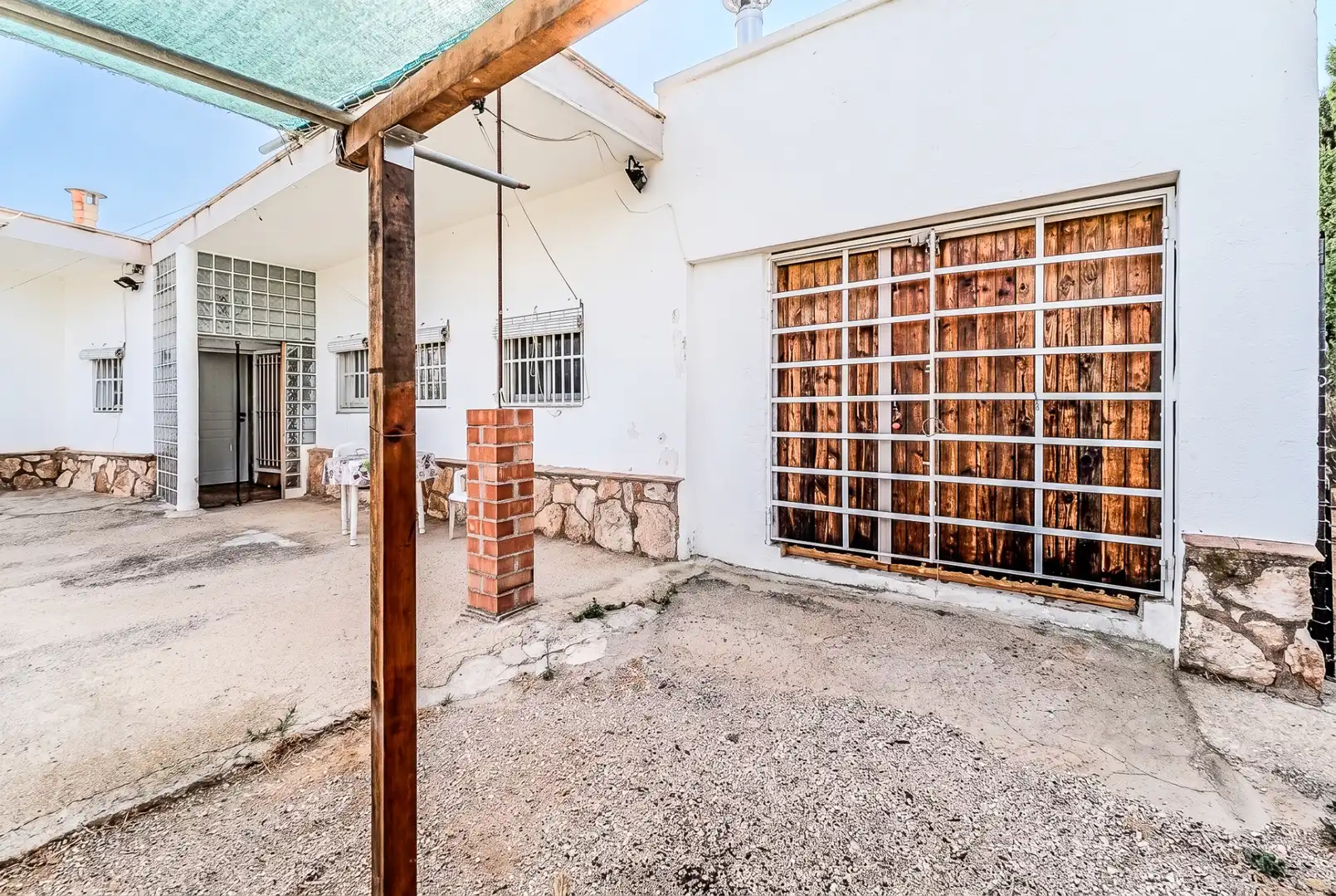Vista exterior de Casa o xalet en venda en L'Ametlla de Mar  amb Calefacció, Jardí privat i Terrassa