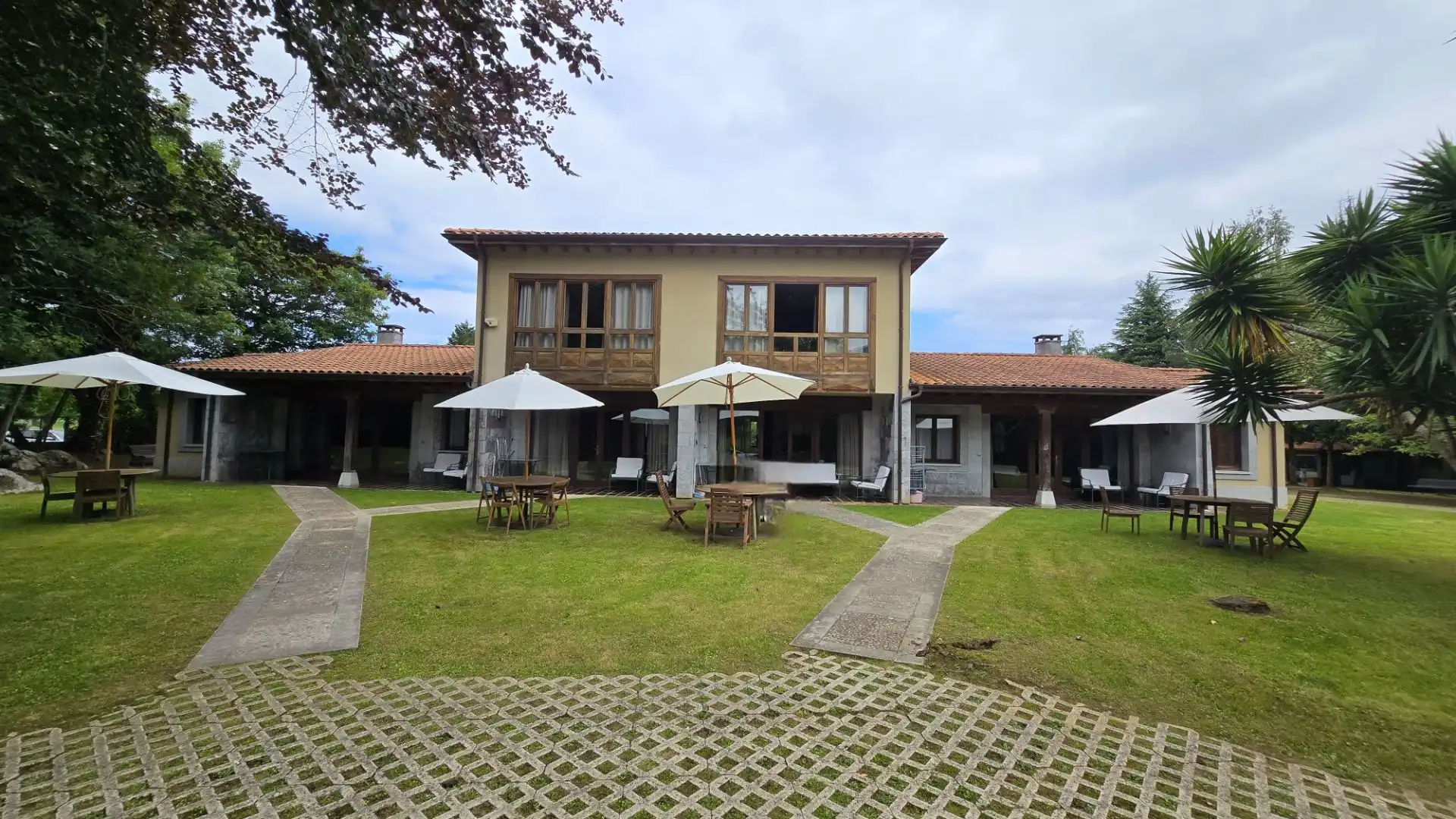 Casa o xalet en venda en Llanes amb Calefacció, Jardí privat i Piscina