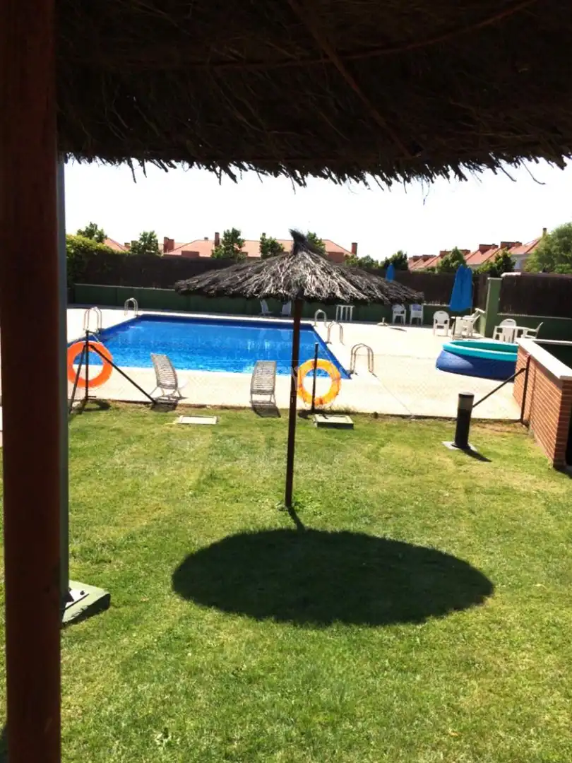 Piscina de Ático en venta en Villaviciosa de Odón con Terraza y Piscina comunitaria