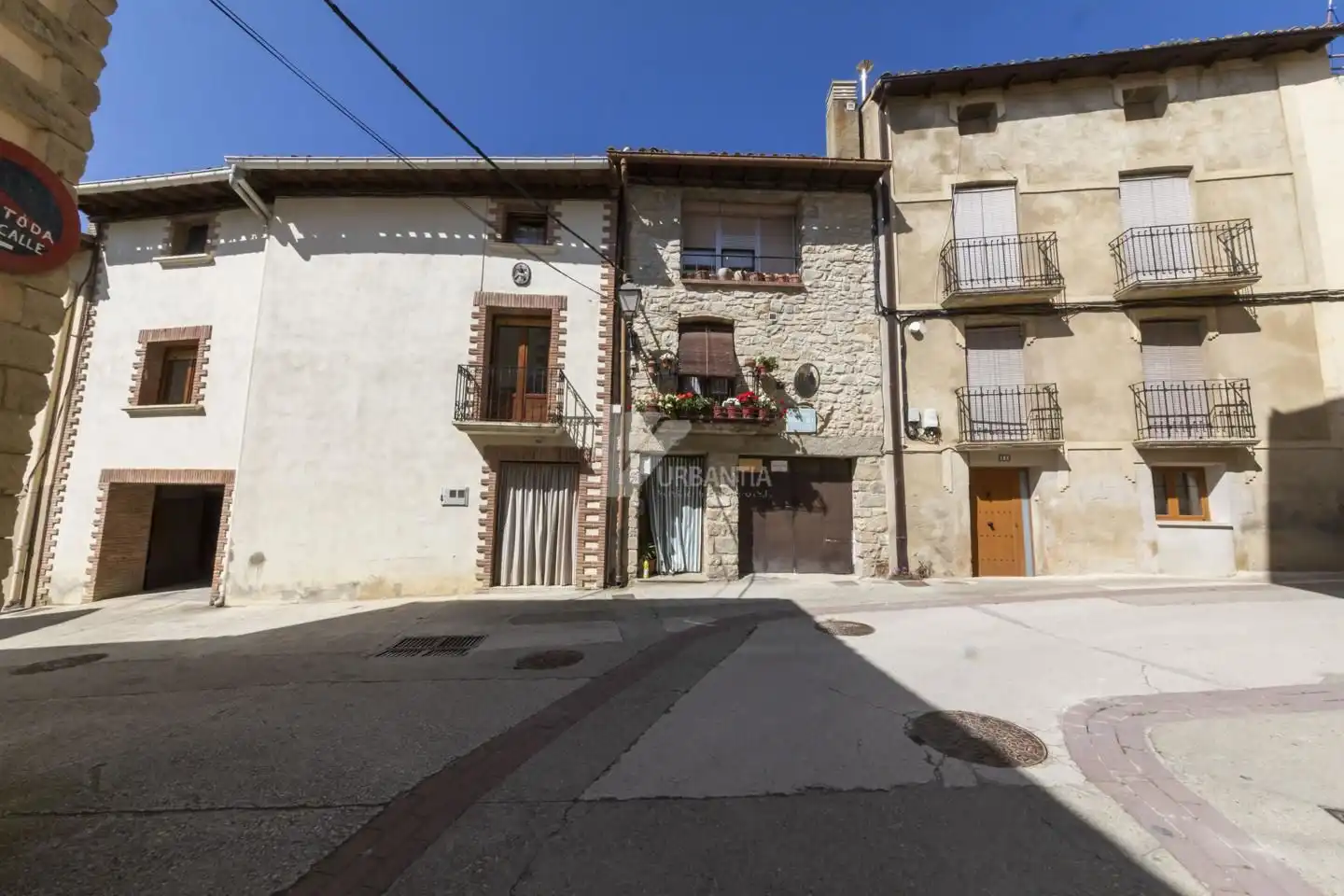 Exterior view of Houses for sale in Miranda de Arga  with Heating, Parquet flooring and Storage room