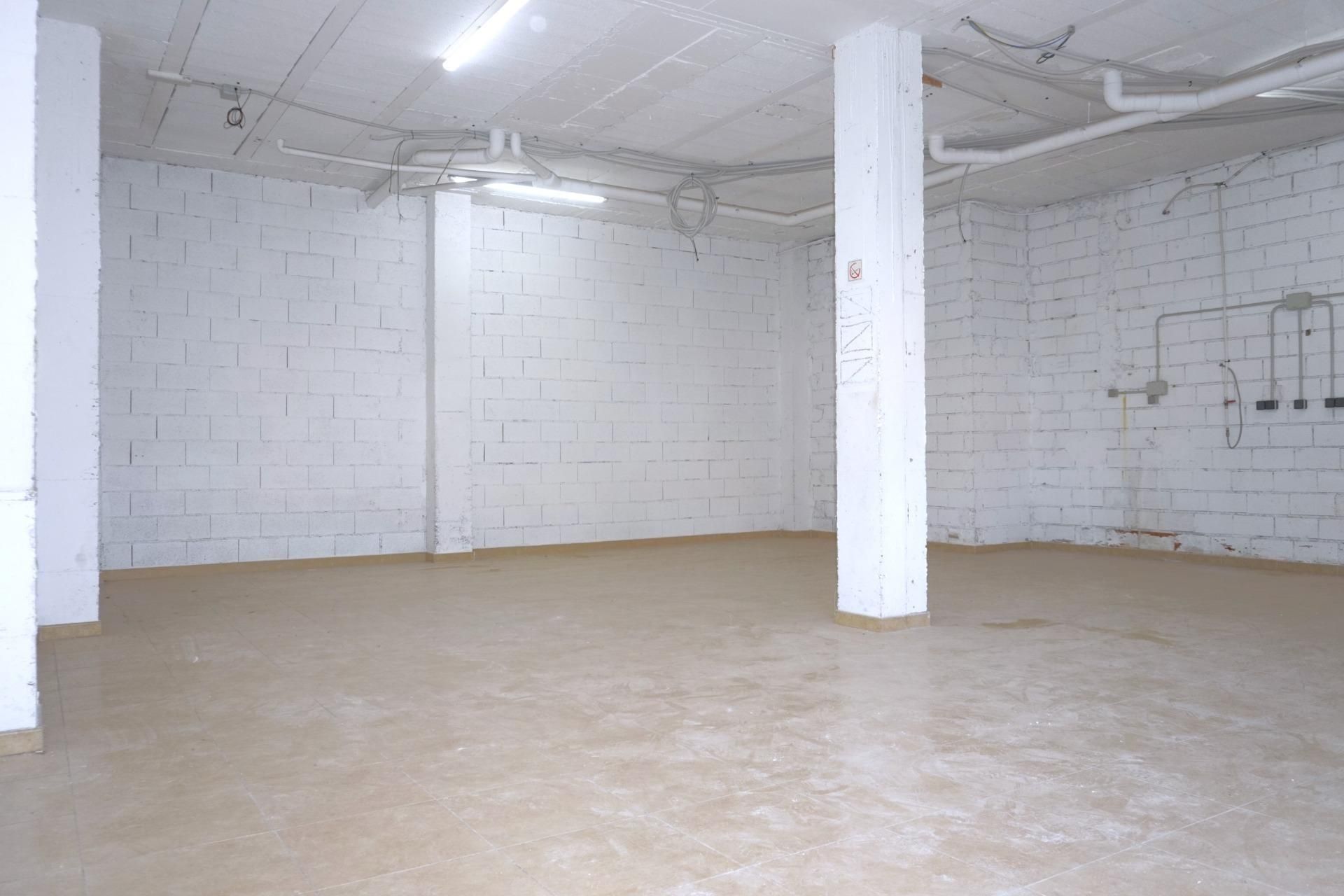 Local en venta en Huércal de Almería