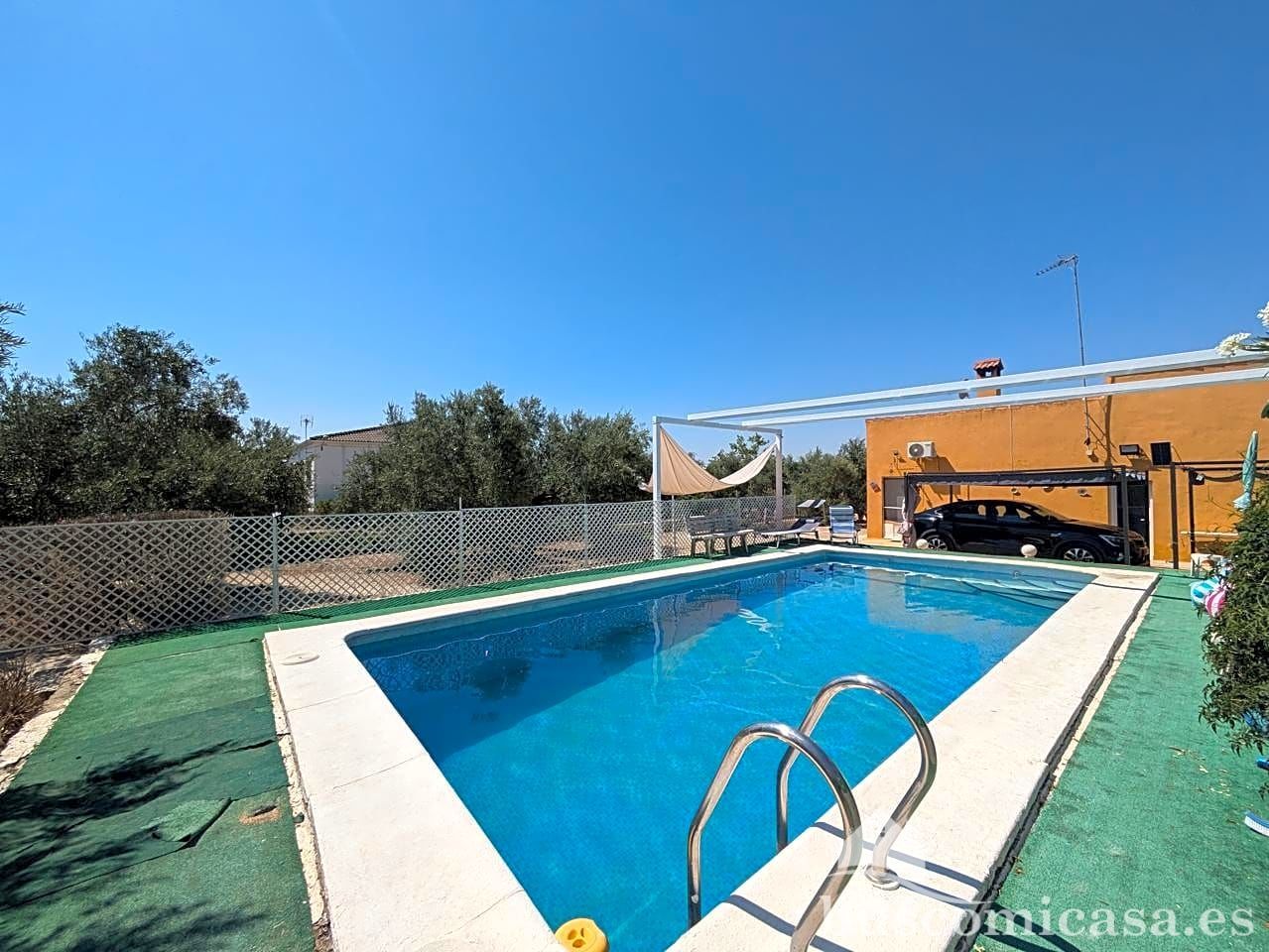 Piscina de Casa o chalet en venta en Linares con Aire acondicionado, Jardín privado y Trastero