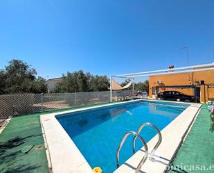 Swimming pool of House or chalet for sale in Linares  with Air Conditioner and Swimming Pool