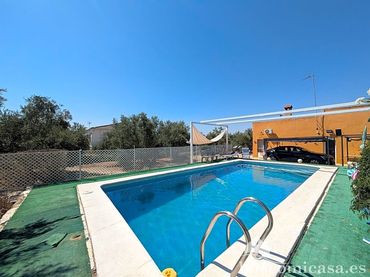 Casa amb piscina en venda a Carretera de Baños