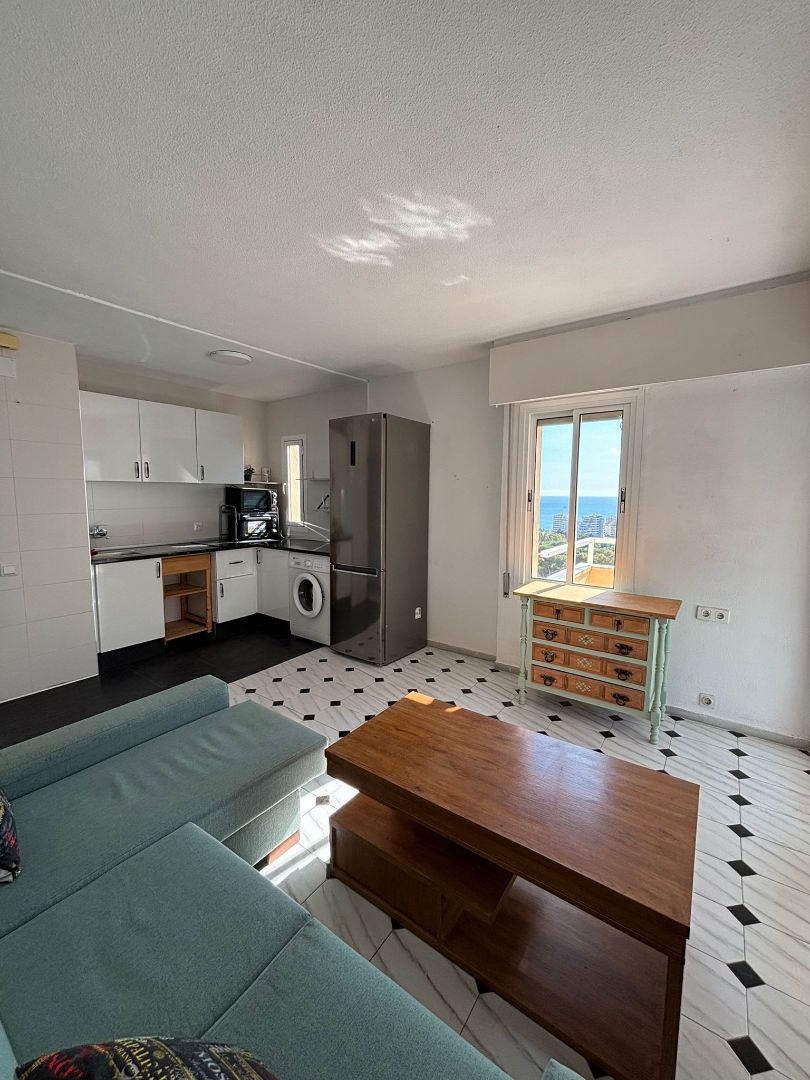 Cuina de Apartament en venda en Benalmádena amb Terrassa, Moblat i Piscina comunitària