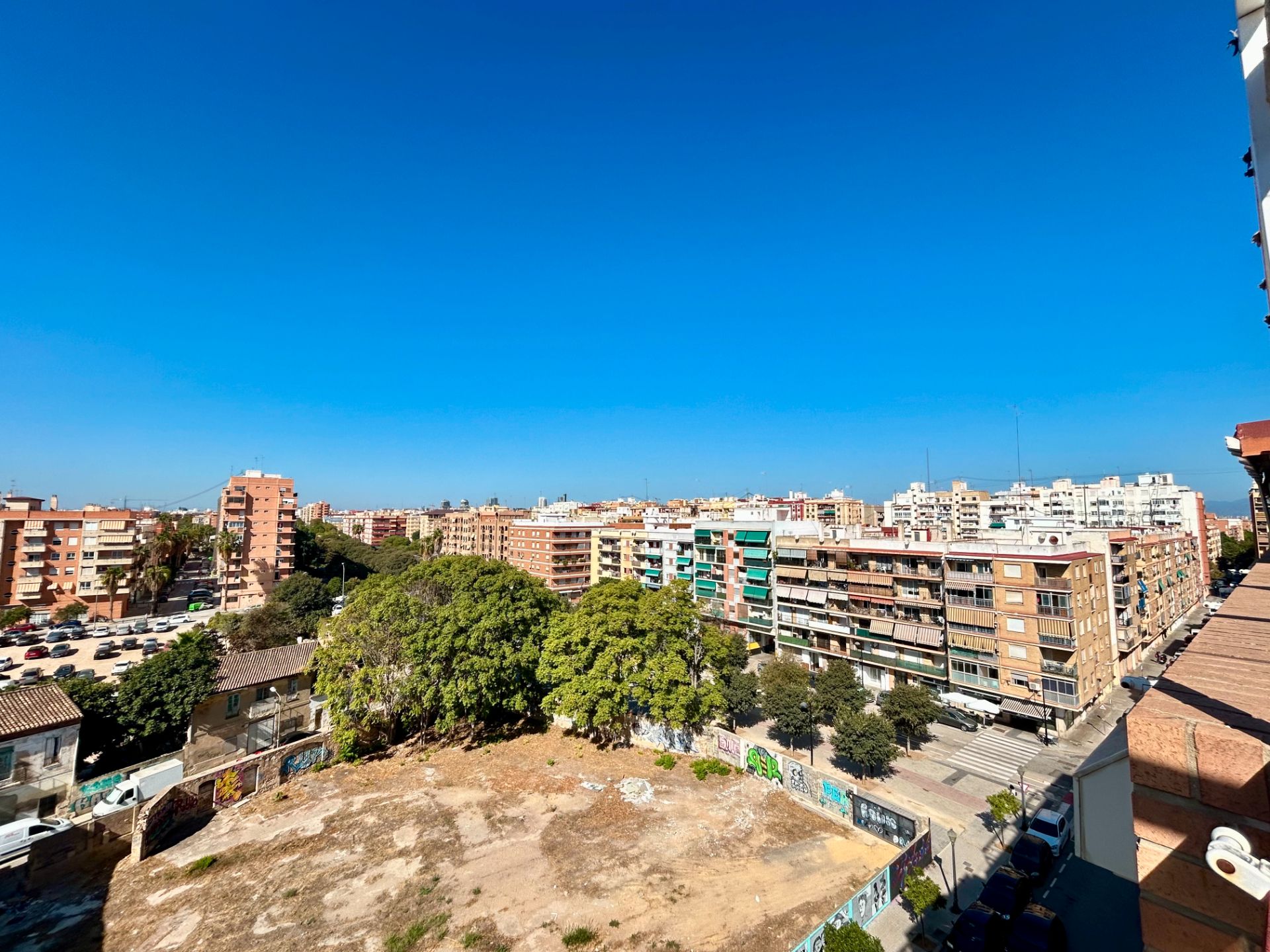 Vista exterior de Dúplex en venda en  Valencia Capital amb Aire condicionat, Terrassa i Balcó