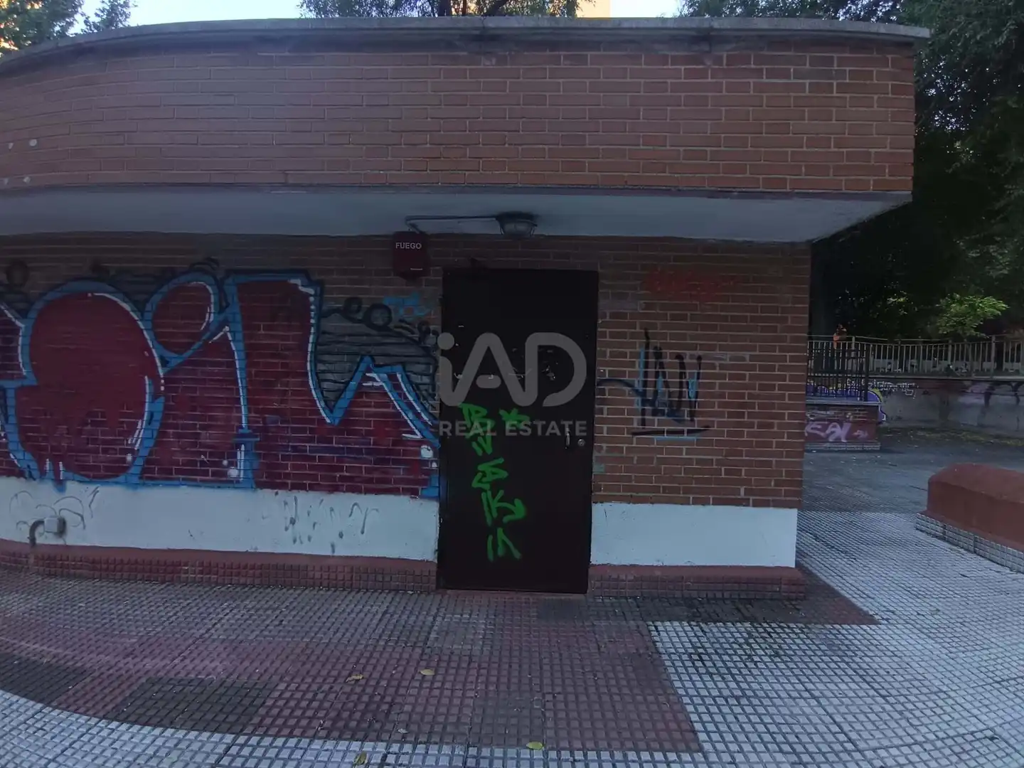 Exterior view of Garage for sale in Madrid