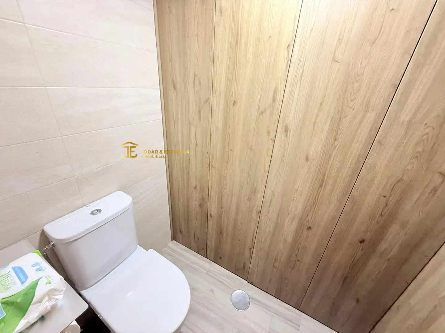 Bathroom of Flat for sale in Lorca  with Air Conditioner, Heating and Storage room