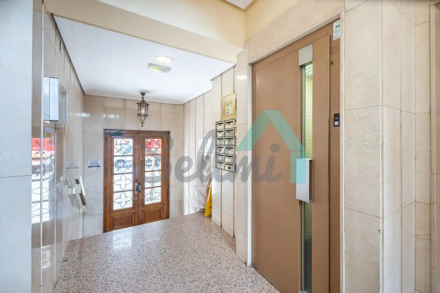 Piso de alquiler en Oviedo  con Calefacción, Terraza y Amueblado