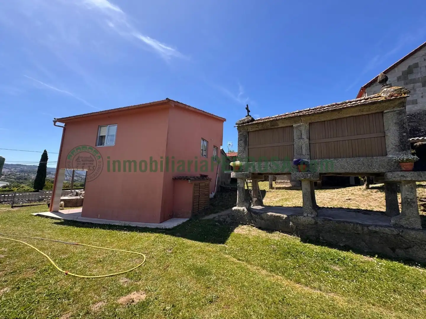 Country house zum Verkauf in Pontevedra Capital  mit Heizung, Privatgarten und Möbliert