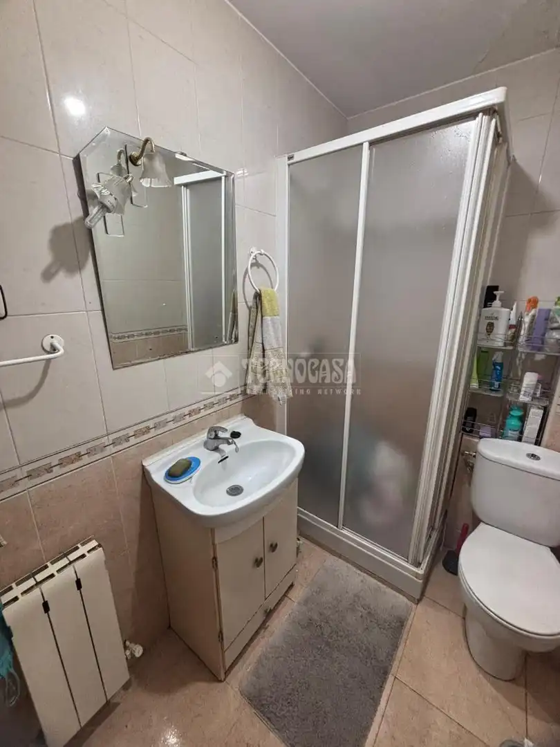 Bathroom of Flat for sale in Alcalá de Henares