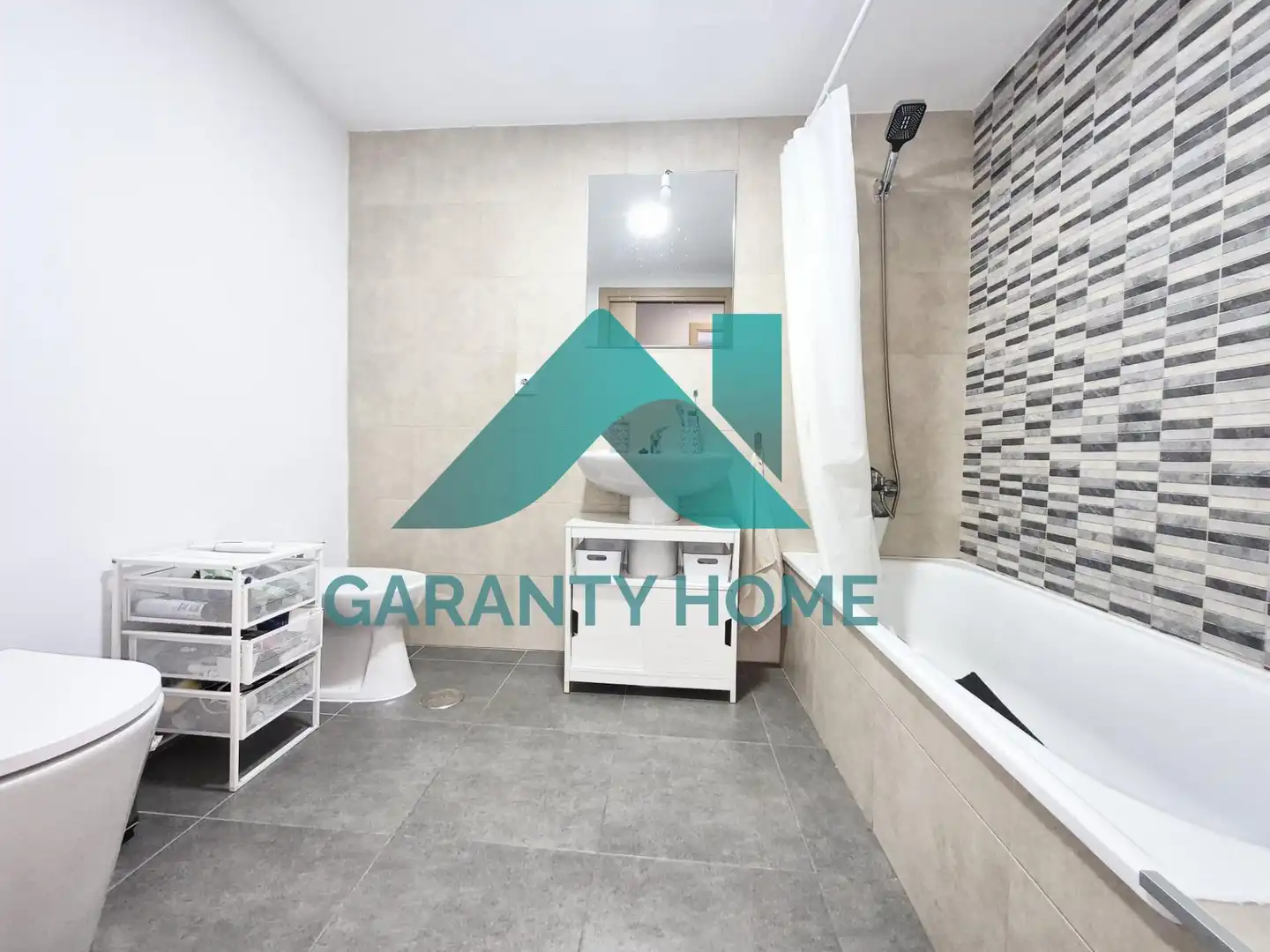 Bathroom of Flat for sale in Cáceres  with Air Conditioner and Terrace