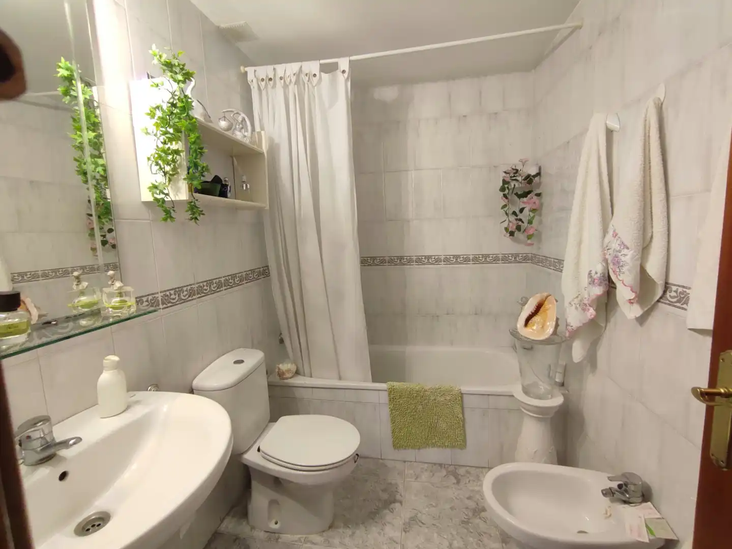 Bathroom of Flat for sale in Fenals
