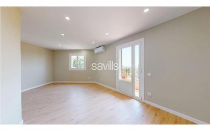 Bedroom of Apartment for sale in  Barcelona Capital  with Balcony