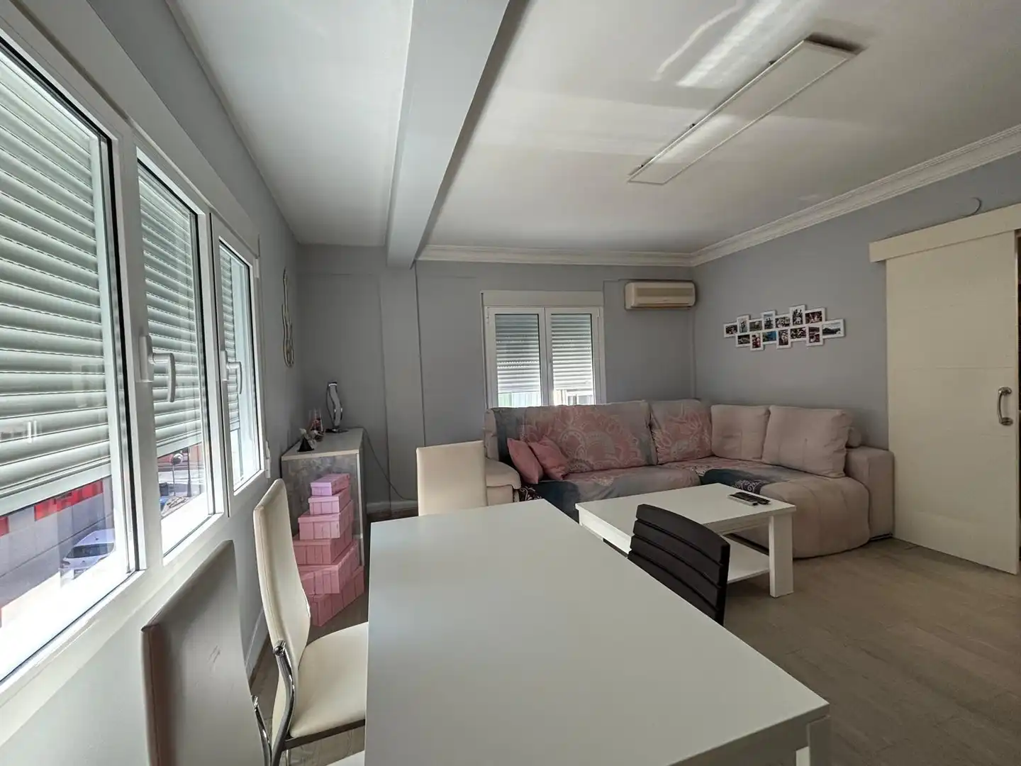 Living room of Flat for sale in Cáceres  with Air Conditioner, Terrace and Furnished