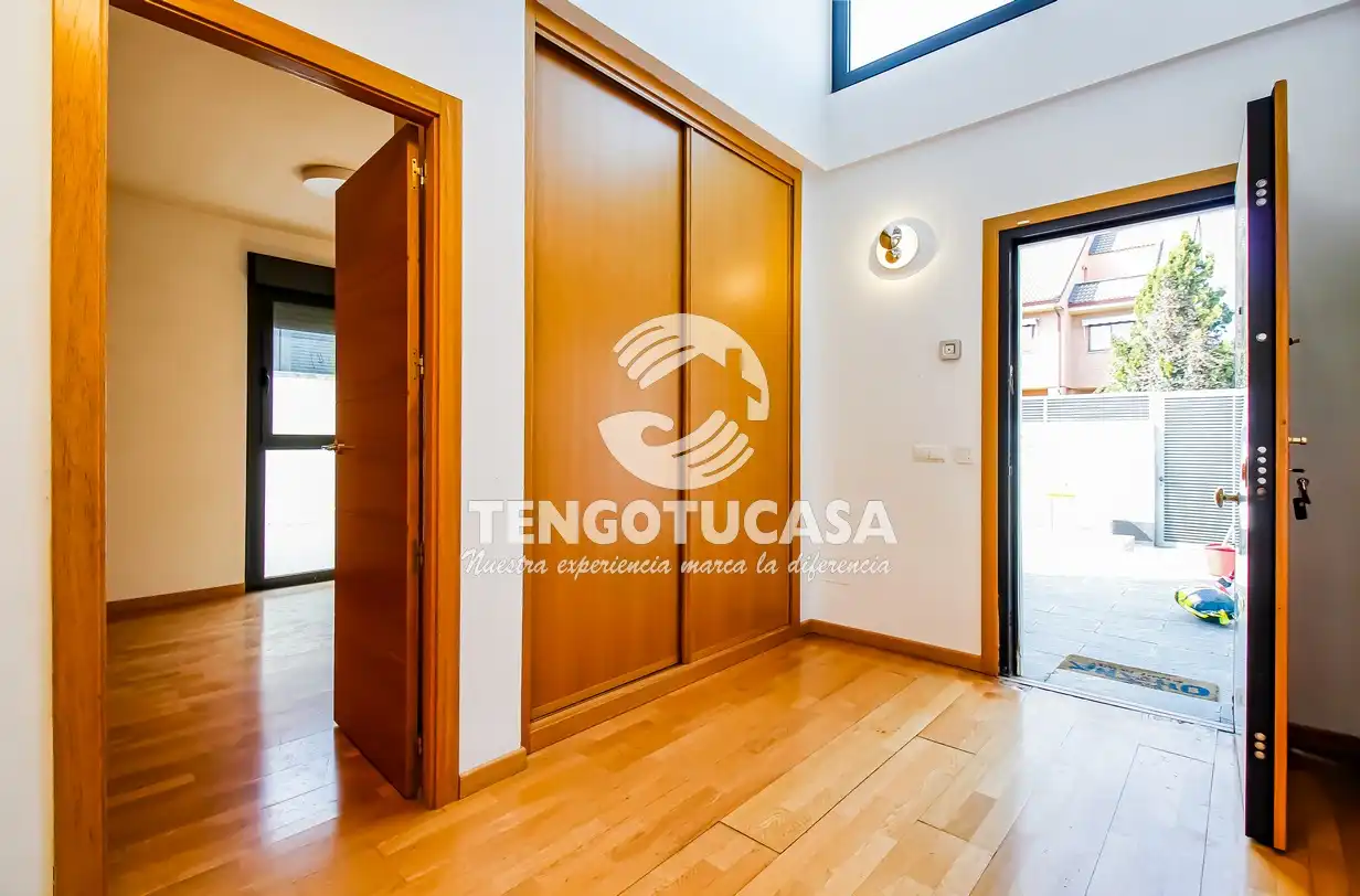Detached homes for rent in Madrid  with Air Conditioner, Heating and Private garden