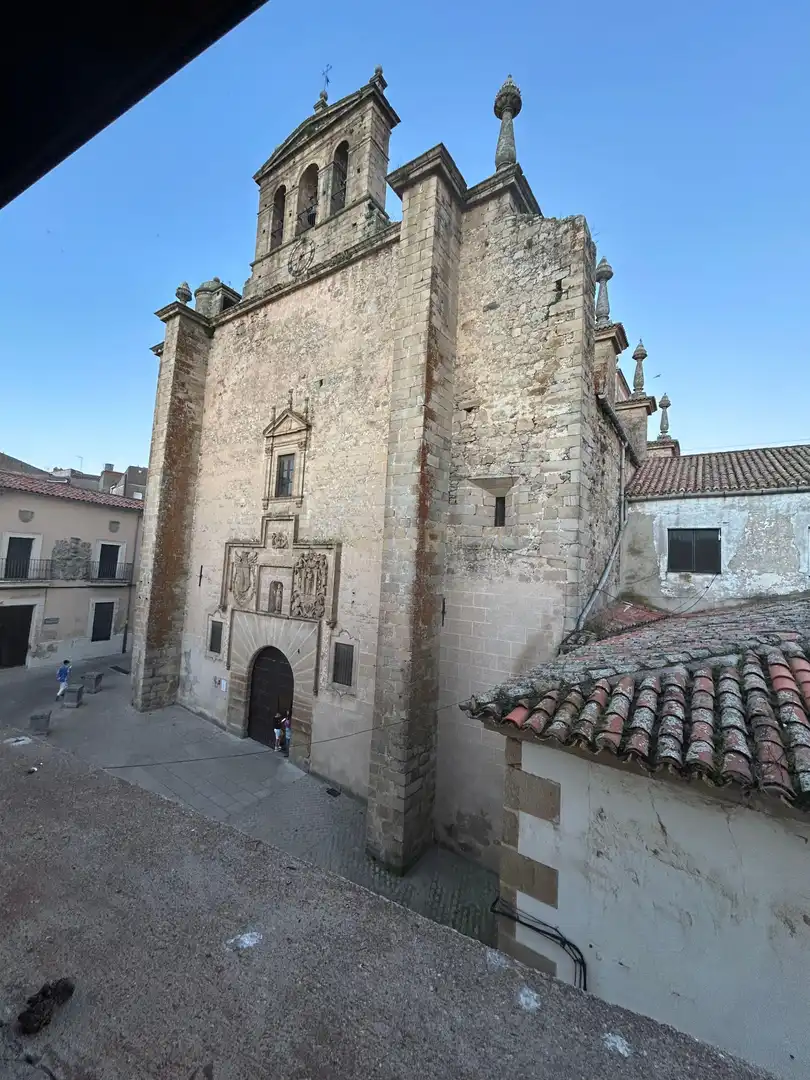 Vista exterior de Edifici en venda en Trujillo