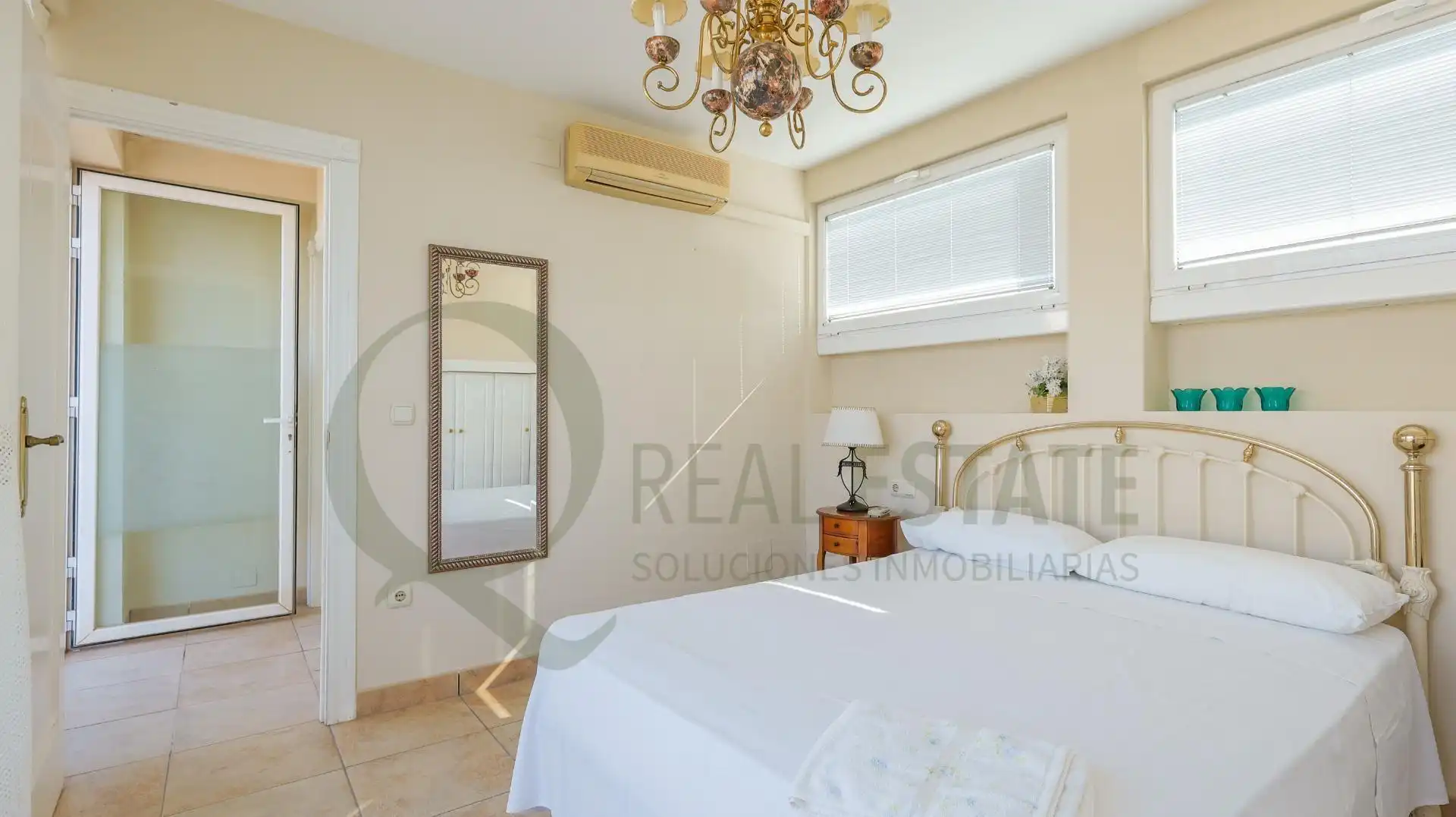 Schlafzimmer von Dachboden zur Miete in Alicante / Alacant mit Klimaanlage, Privatgarten und Terrasse