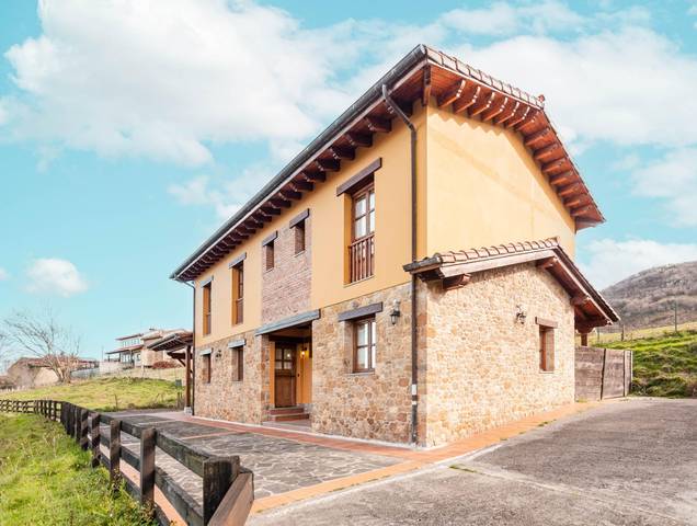 Casa-chalet en Venta en  La Terrona, Campanal, 57 en Nava