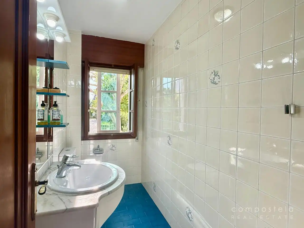 Bathroom of Houses for sale in O Milladoiro