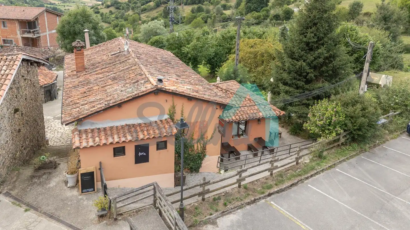 Vista exterior de Casa o chalet en venta en Sobrescobio con Calefacción, Jardín privado y Terraza