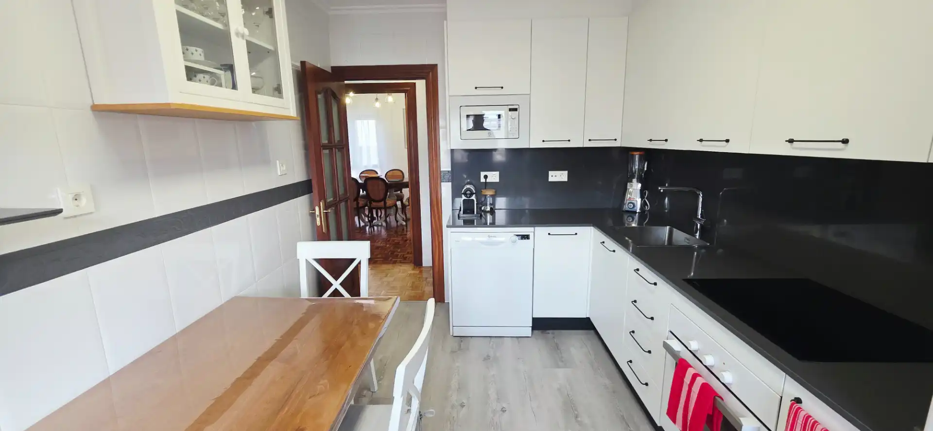 Kitchen of Flat for rent in Gijón   with Heating, Parquet flooring and Furnished