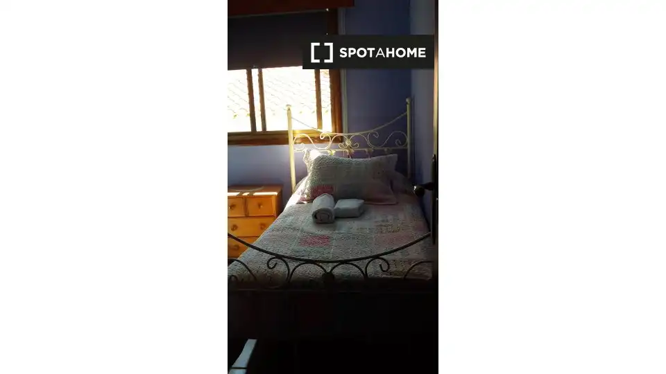 Room in Alcalá