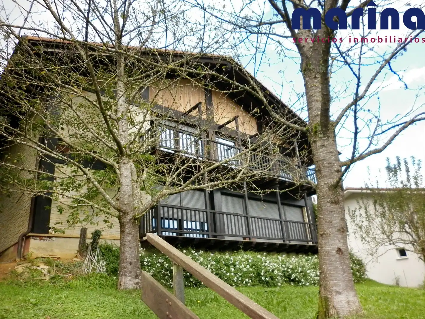 Vista exterior de Pis en venda en Areso amb Calefacció, Parquet i Balcó