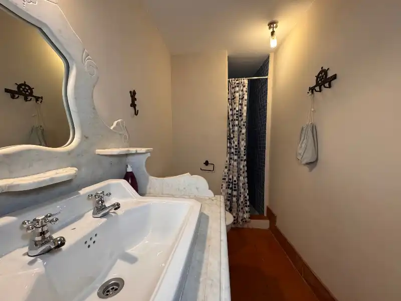 Baño de Finca rústica en venta en Ullastret con Aire acondicionado, Calefacción y Jardín privado