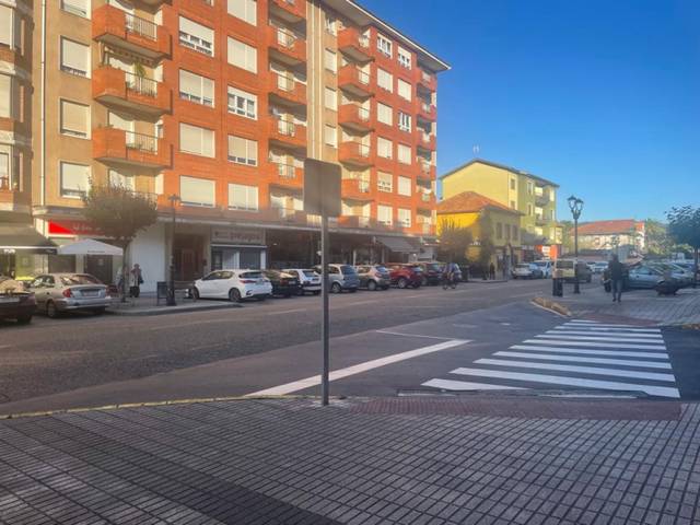 Local comercial en Alquiler en Renedo