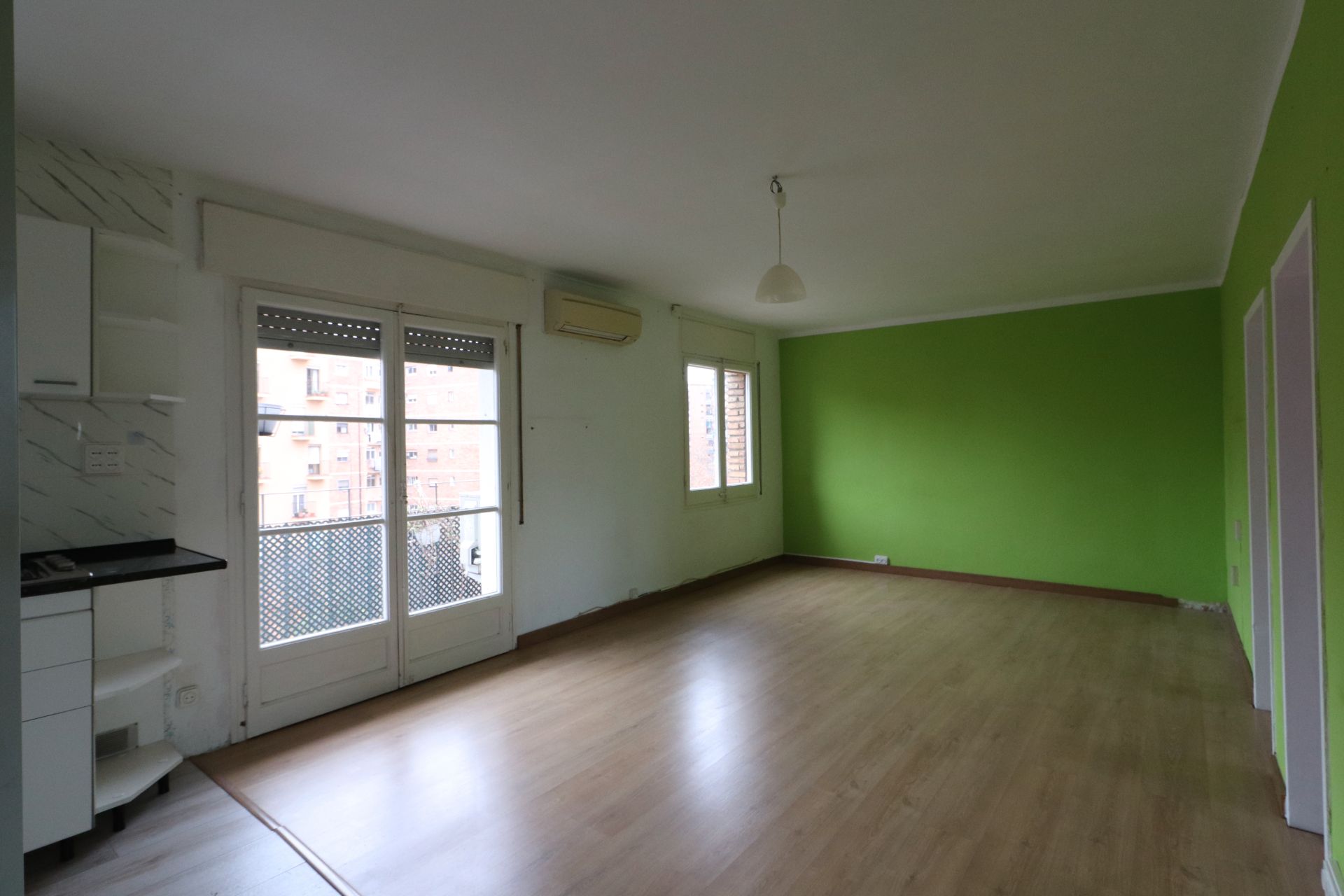 Sala d'estar de Pis en venda en  Barcelona Capital amb Balcó